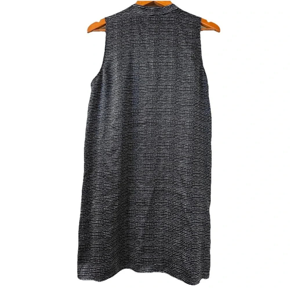 Eileen Fisher Sleeveless Button Up Top M 100% Silk Longline Mandarin Collar